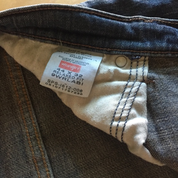 Wrangler Relaxed Fit Plus Size Brown Tint Jeans - Picture 4 of 8